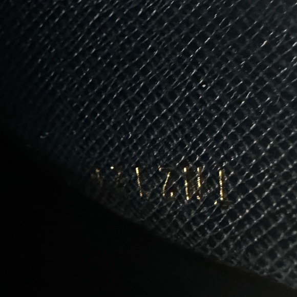 Louis Vuitton Sarah Cuir Utah Long Wallet - Picture 14 of 14